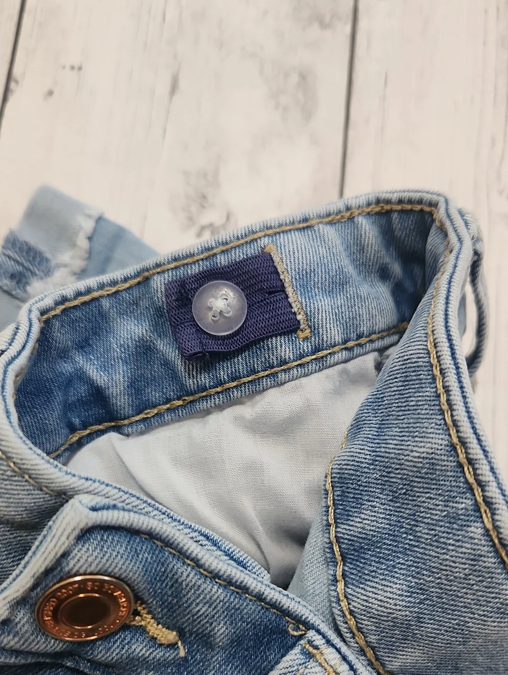 SO Girls Size 8 Daisy Embrodiered Jean Shorts With Adjustable Waist